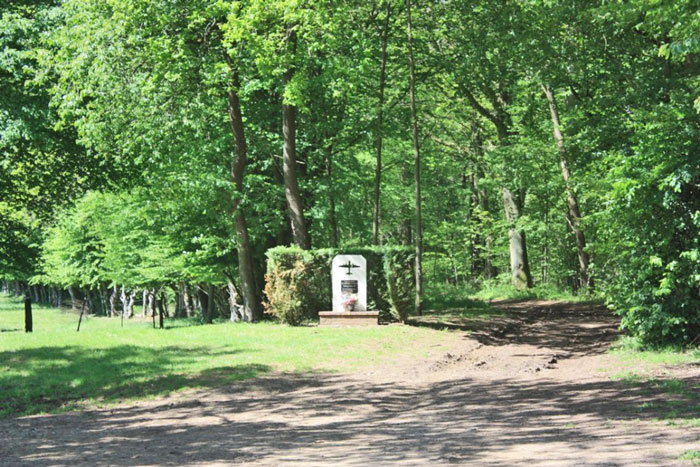 Plaque in woodland near St-Germain-la-Poterie